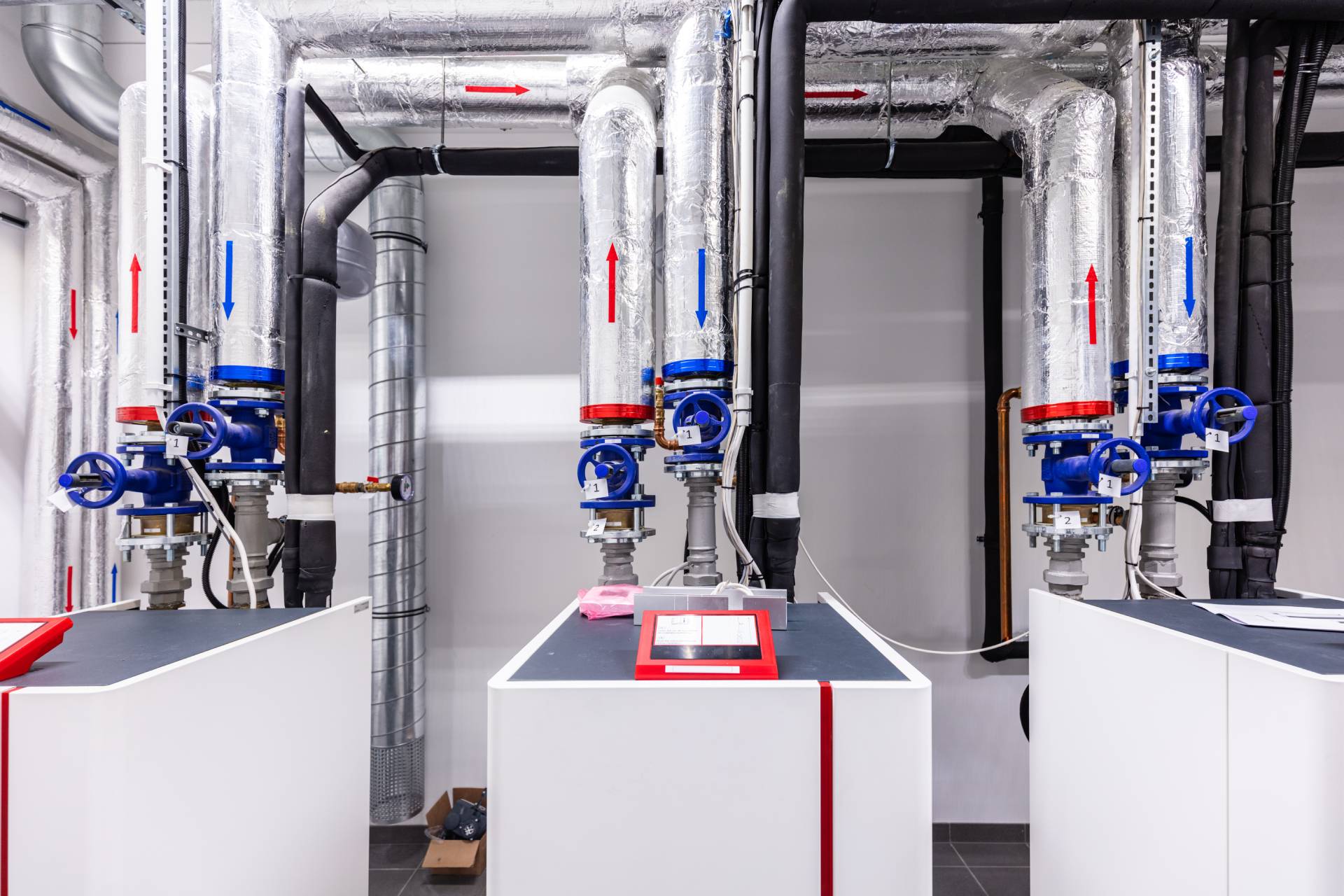 heat-pump-room-in-commercial-building-2025-03-25-15-20-58-utc